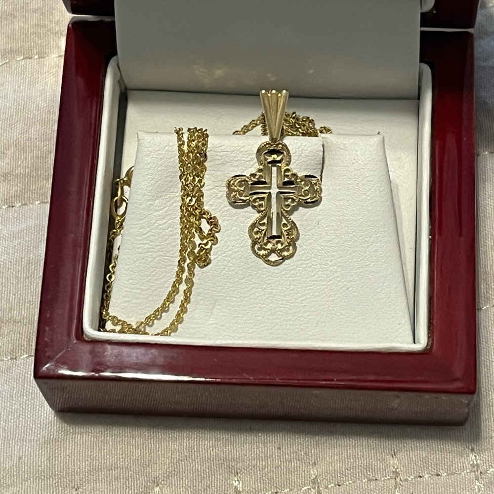 14K Gold Cross Pendant Necklace